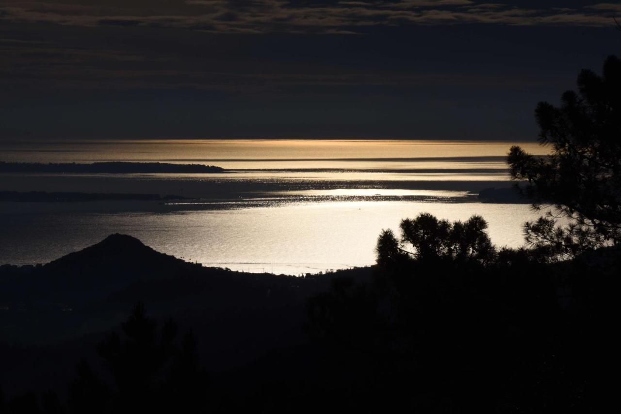 Villa Ormarine, Vue Exceptionnelle Sur La Baie De Cannes Et Le Mercantour Les Adrets-de-l'Estérel Exterior foto